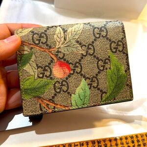 Authentic Gucci Card Wellet
